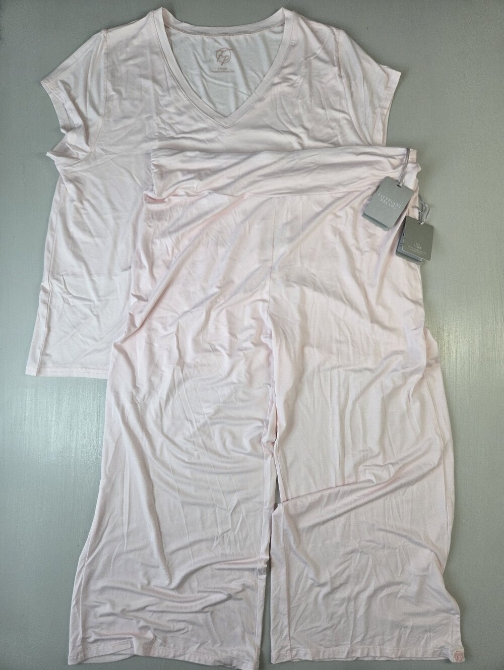 Faceplant Dreams Classic V-Neck Shirt And Wide-Leg Capri Pajama Set
